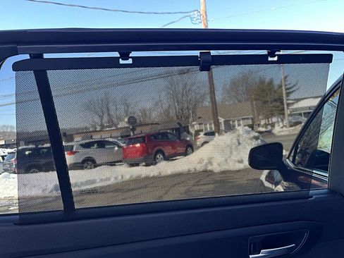 Used 2023 Toyota Highlander XLE image 28