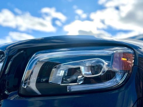 Certified 2021 Mercedes-Benz GLB 250 4MATIC image 12