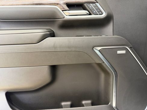 Used 2024 Chevrolet Silverado 2500 LTZ w/ LTZ Plus Package image 12