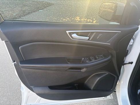 Used 2024 Ford Edge SEL w/ Convenience Package image 6