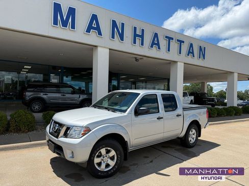 Used 2013 Nissan Frontier SV w/ SV Value Truck Pkg AWD/4WD image 1