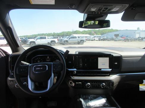 New 2026 GMC Sierra 3500 SLT w/ SLT Premium Package AWD/4WD image 17