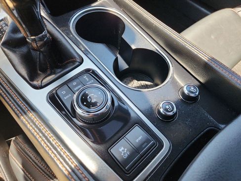Used 2019 Nissan Maxima SR w/ Premium Package FWD image 28
