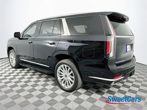 Used 2024 Cadillac Escalade Premium Luxury AWD/4WD image 5