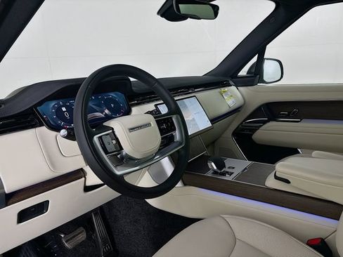 New 2026 Land Rover Range Rover Long Wheelbase SE AWD/4WD image 9