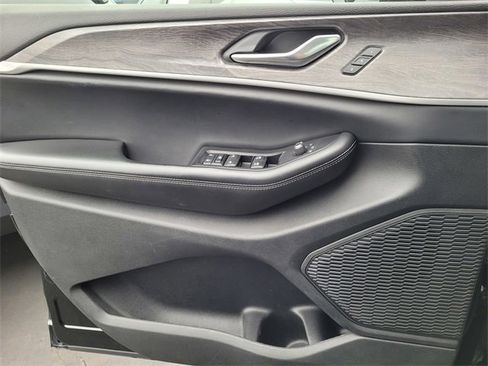 Certified 2023 Jeep Grand Cherokee Limited image 15