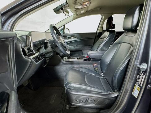 Used 2024 Kia Sportage EX FWD image 19