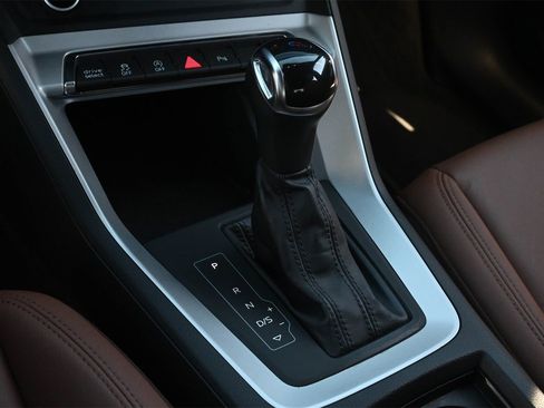 Used 2022 Audi Q3 2.0T Premium Plus w/ Premium Plus Package image 11