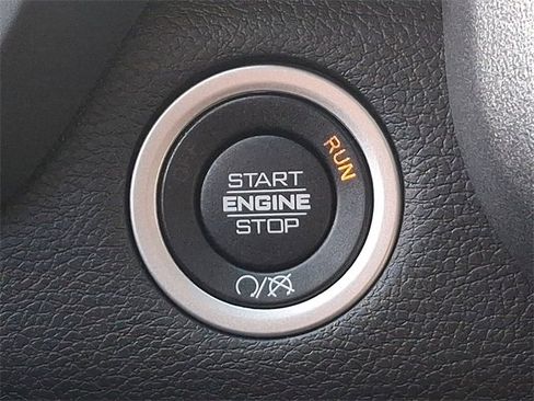 Used 2024 RAM 2500 Tradesman w/ Chrome Appearance Group image 24