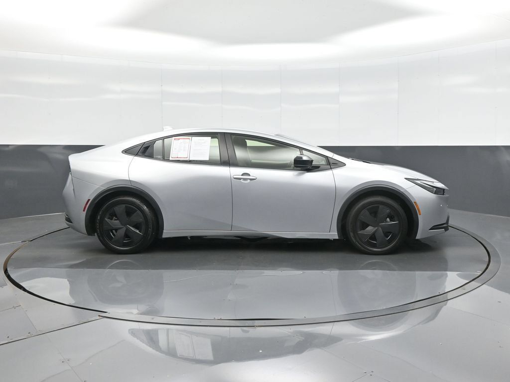 Certified 2024 Toyota Prius LE FWD image 8