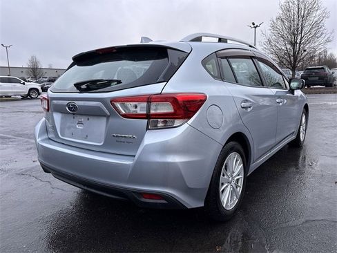 Used 2018 Subaru Impreza 2.0i Premium image 11