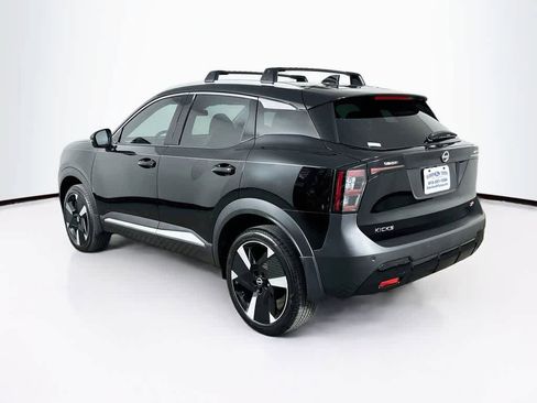 Used 2025 Nissan Kicks SR FWD image 4