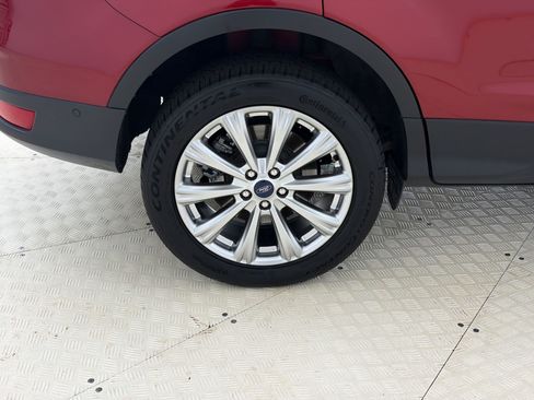 Used 2018 Ford Escape Titanium w/ Ford Safe & Smart Package AWD/4WD image 11