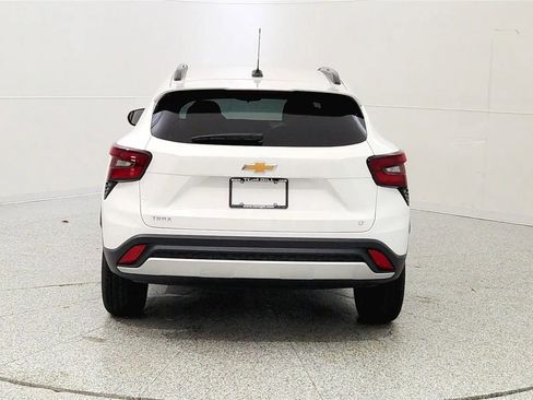 New 2026 Chevrolet Trax LT w/ Driver Confidence Package FWD image 6