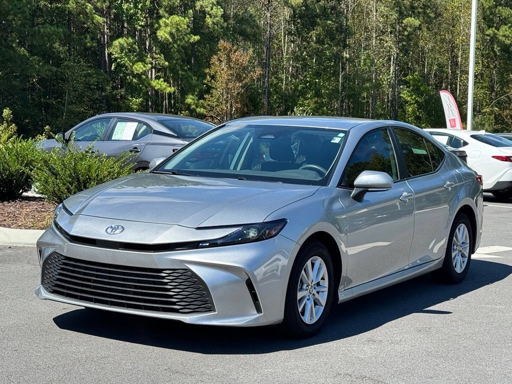 Used 2025 Toyota Camry LE FWD image 2
