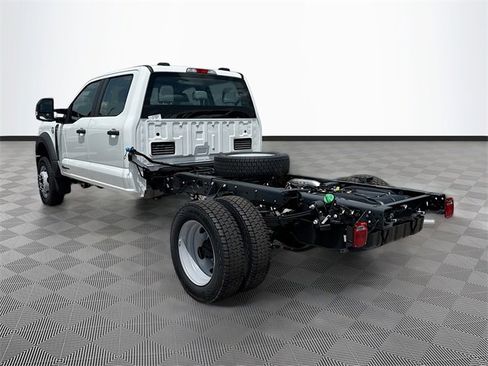 New 2025 Ford F550 4x4 Crew Cab image 4