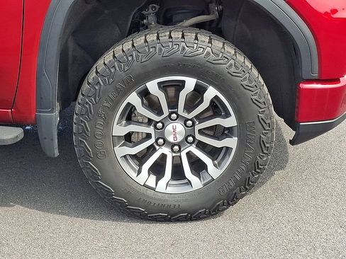 Used 2023 GMC Sierra 1500 AT4 w/ AT4 Premium Package AWD/4WD image 8