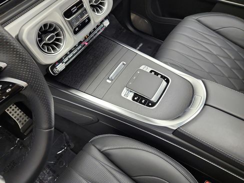 Used 2025 Mercedes-Benz G 550 image 11