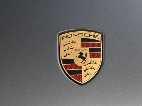 Certified 2025 Porsche Cayenne AWD/4WD image 29