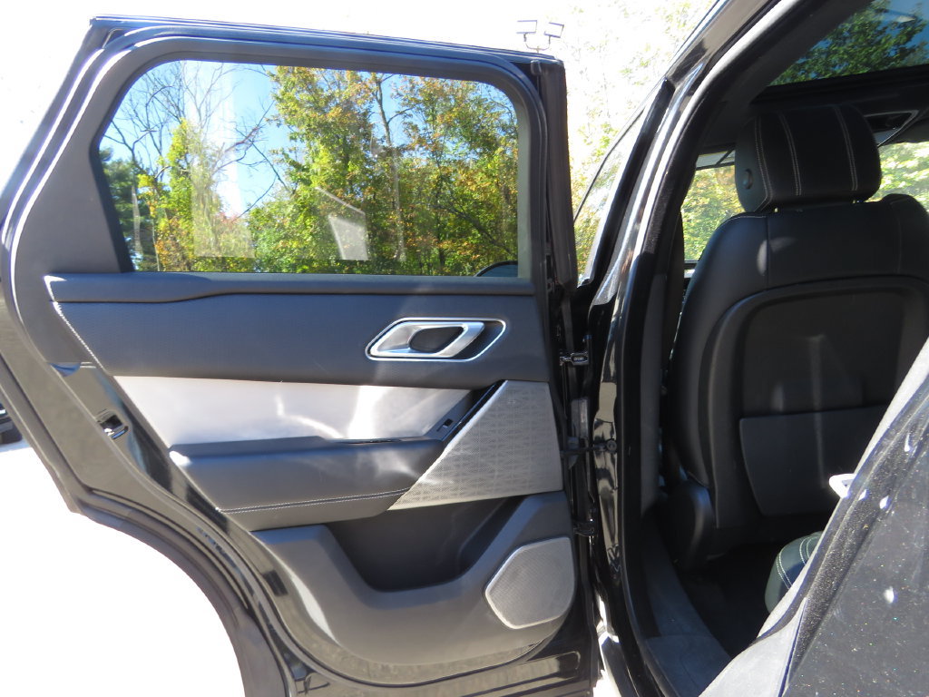 Used 2018 Land Rover Range Rover Velar R-Dynamic SE AWD/4WD image 19