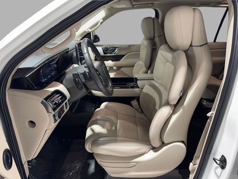 Used 2020 Lincoln Navigator Reserve w/ Equipment Group 208A Reserve image 18