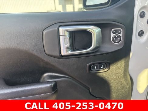 Used 2018 Jeep Wrangler Unlimited Sport S AWD/4WD image 16