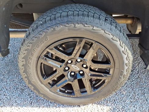 Used 2023 Chevrolet Silverado 1500 LT Trail Boss w/ Convenience Package II image 11