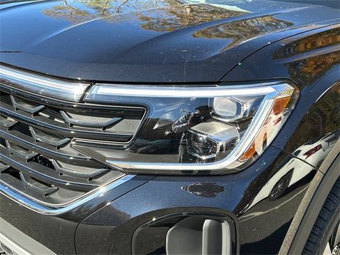 New 2026 Volkswagen Atlas Cross Sport SE image 7