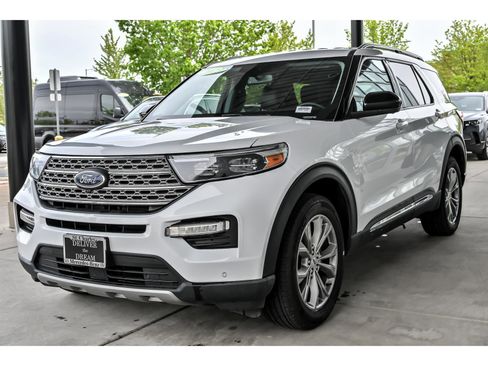 Used 2023 Ford Explorer Limited AWD/4WD image 5