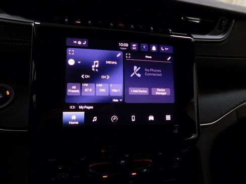 New 2025 Jeep Grand Cherokee Altitude image 27