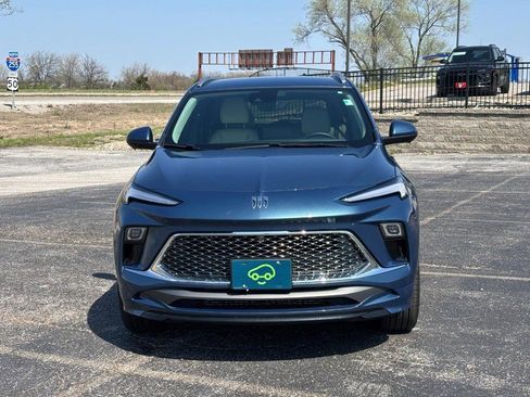 Used 2025 Buick Encore GX Avenir w/ Avenir Technology Package image 8