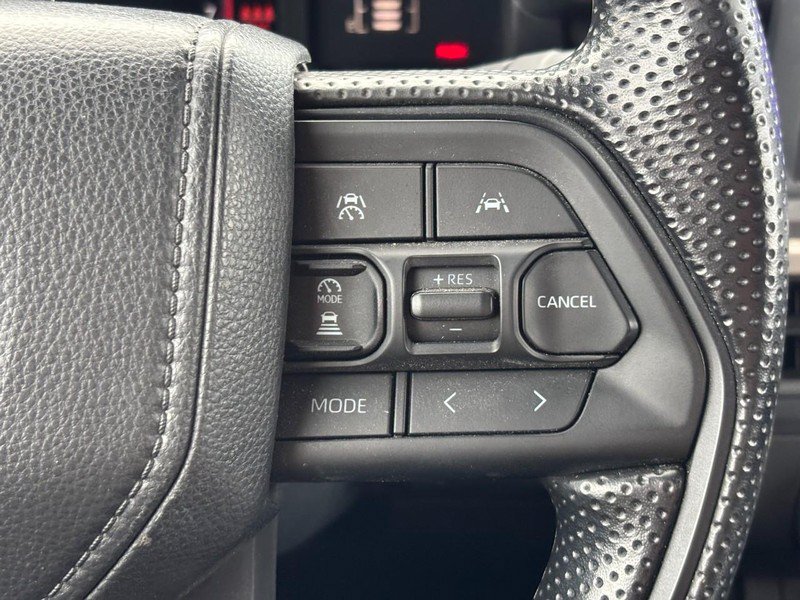 Used 2025 Toyota Tacoma SR5 AWD/4WD image 20