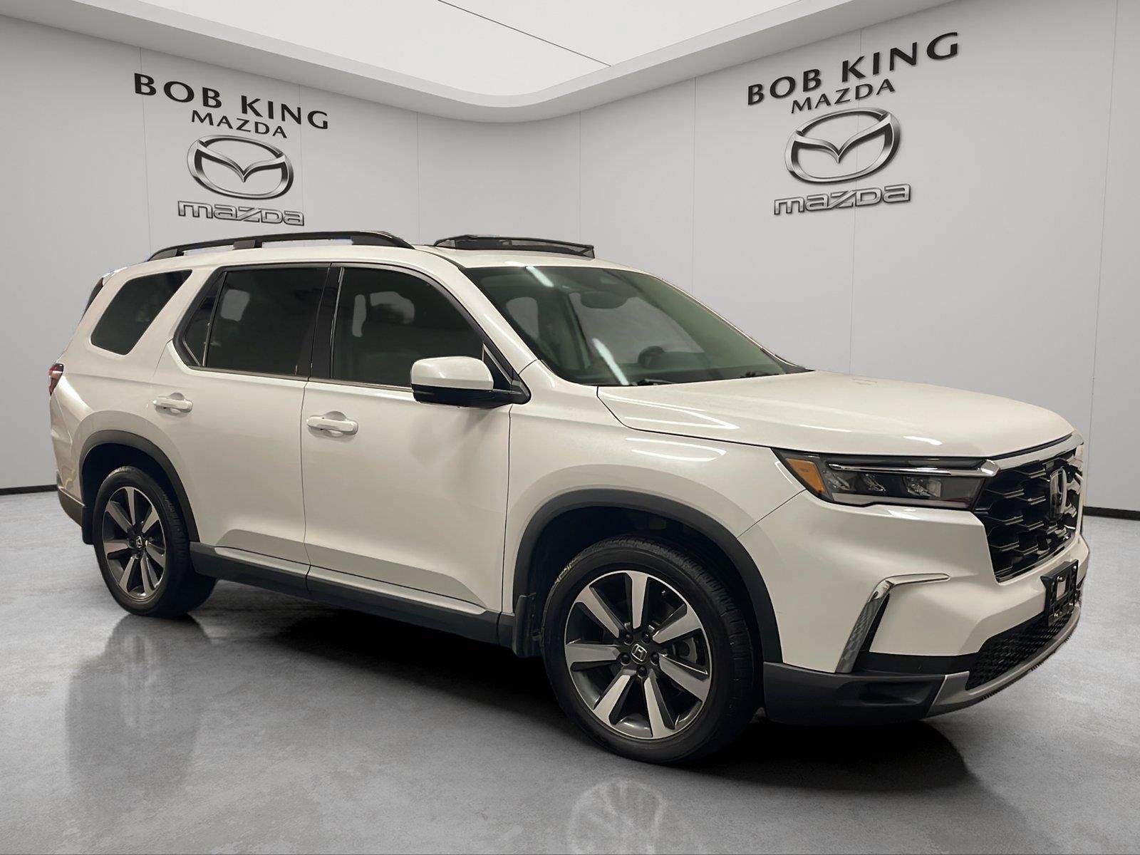 Used 2025 Honda Pilot Touring image 7