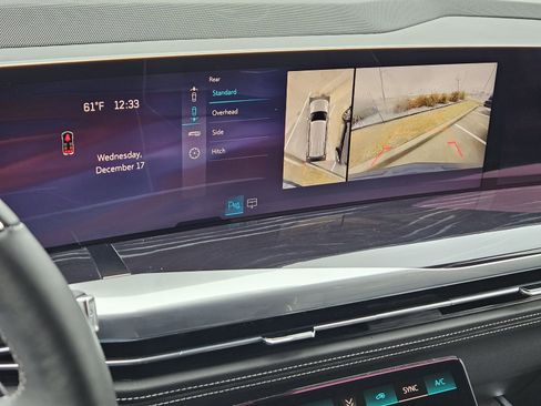 Certified 2025 Cadillac Escalade Sport w/ LPO, Floor Liner Package image 19