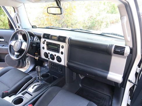 Used 2009 Toyota FJ Cruiser 2WD w/ TRD Sport Pkg image 33