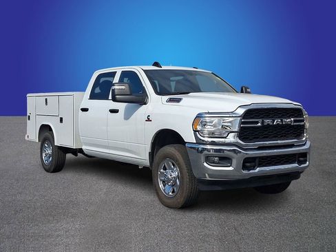 Used 2023 RAM 3500 Tradesman w/ Chrome Appearance Group image 3