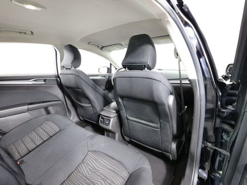Used 2016 Ford Fusion SE FWD image 19