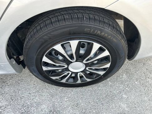 Used 2013 Toyota Corolla L FWD image 11