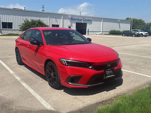 Used 2023 Honda Civic Sport image 2
