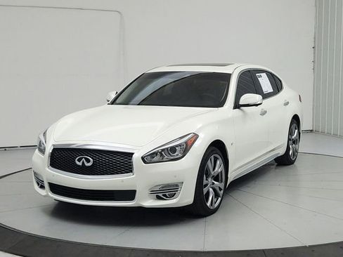 Used 2019 INFINITI Q70 L 3.7 w/ Sensory Package AWD/4WD image 3