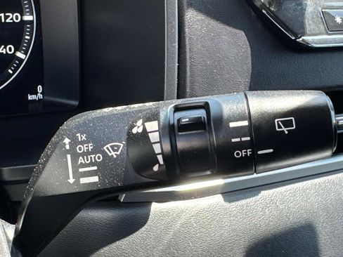 Used 2023 Mitsubishi Outlander SEL image 30