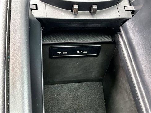 Used 2022 Mercedes-Benz GLC 300 4MATIC image 27