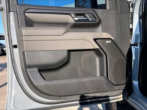 Used 2025 Chevrolet Silverado 2500 ZR2 w/ Technology Package image 21