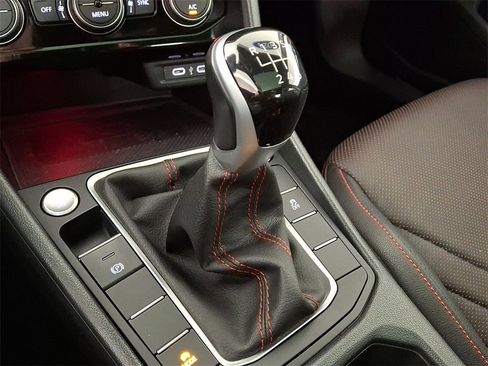 Used 2024 Volkswagen Jetta GLI Autobahn w/ GLI Black Package image 17