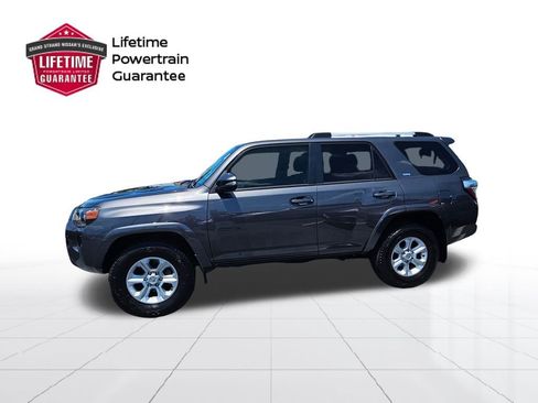 Used 2022 Toyota 4Runner SR5 Premium w/ Moonroof Package AWD/4WD image 2