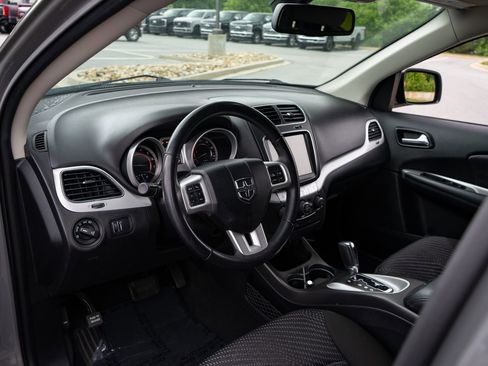 Used 2019 Dodge Journey SE w/ Safe & Sound Group FWD image 13