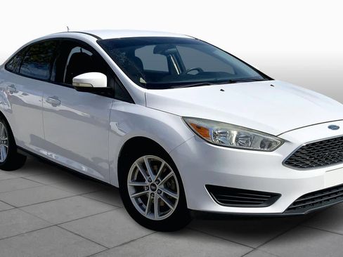 Used 2016 Ford Focus SE image 3