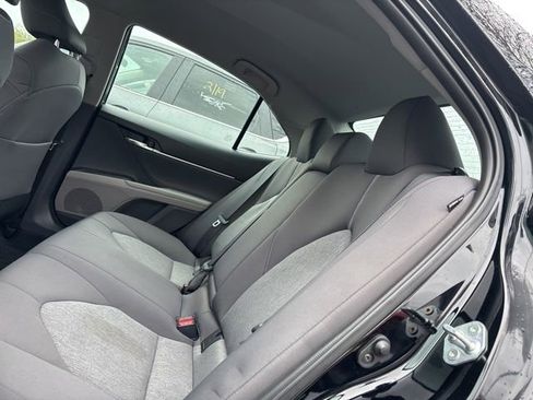 Used 2022 Toyota Camry LE image 7