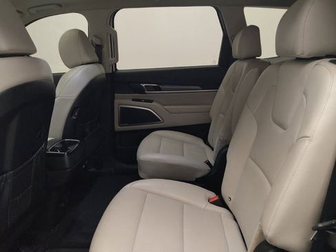 Used 2022 Kia Telluride S image 18