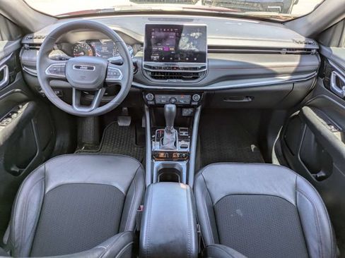 Used 2025 Jeep Compass Trailhawk AWD/4WD image 15